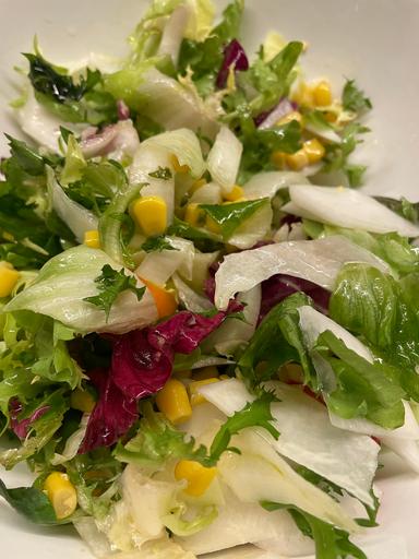 ČERSTVÝ ZELENINOVÝ SALÁT s olivovým olejem