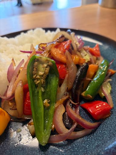 RESTOVANÁ ZELENINA S RÝŽÍ