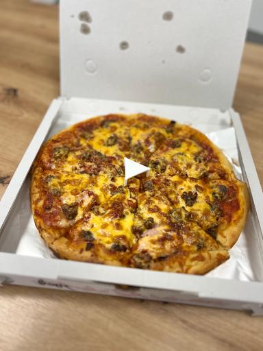 Kari pizza s mletým masem - Jumbo
