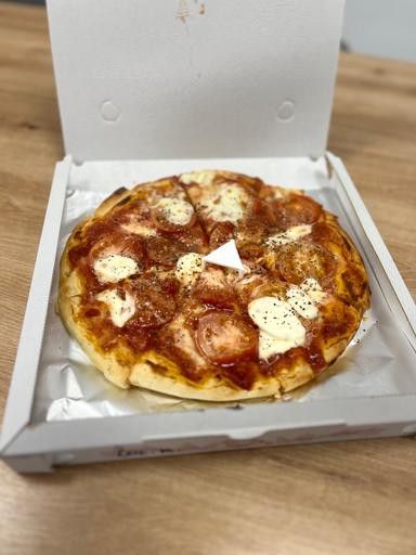 Kari pizza s kuřecím masem - Jumbo