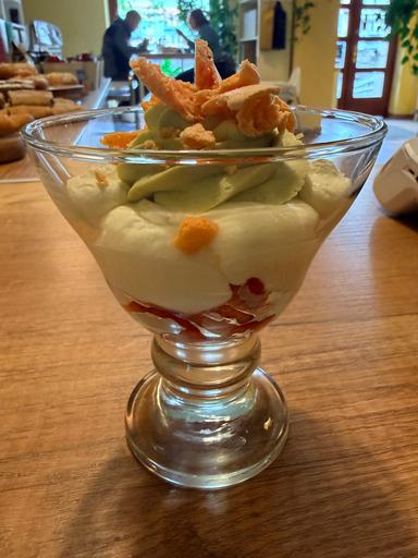 JAHODY, ŠLEHAČKA & MATCHA KRÉM