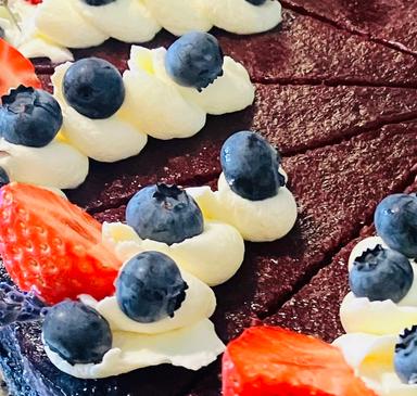 CHEESECAKE S ČERNOU TŘEŠNÍ 🍒