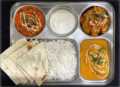 Chicken Thali (1, 7,8)