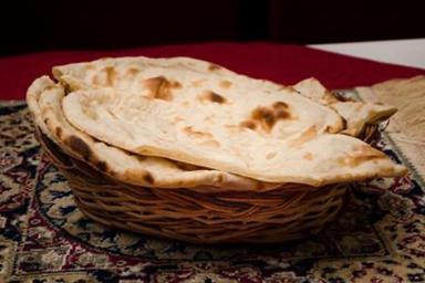 Garlic Naan (1,7)