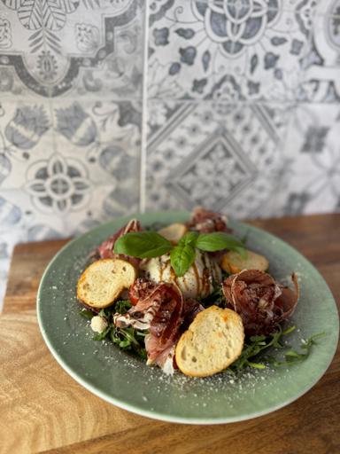 Burrata salát