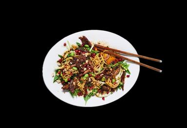 82. Křupavá kachna s ostrou zeleninou