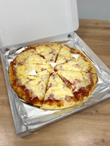 Čtyř sýrů (1,7) / Šunková (1,7) - jumbo