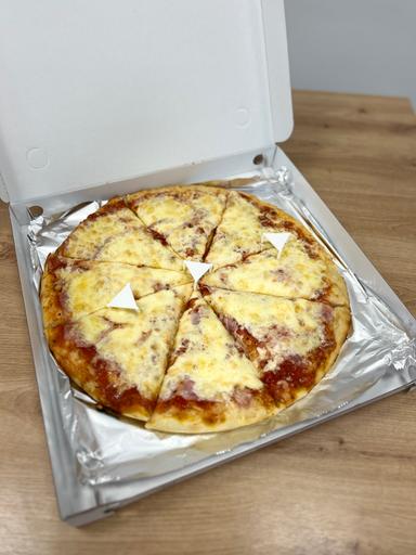 Šunková (1,7) / Tří sýrů (1,7) velká