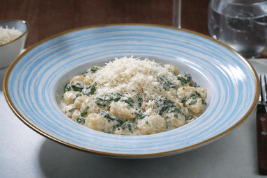 Gnocchi Spinaci con Carne di Pollo